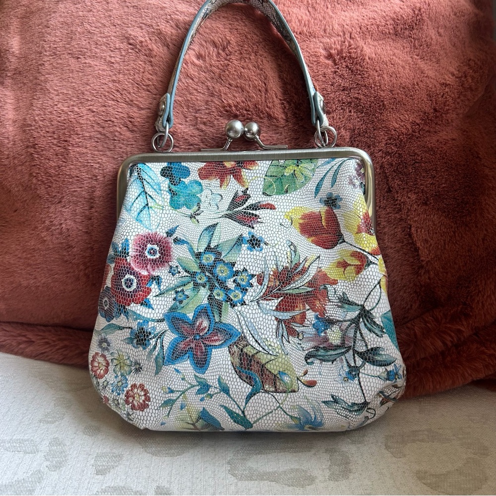 Hobo Floral Leather Kiss Lock Purse NWOT - Picture 7 of 8